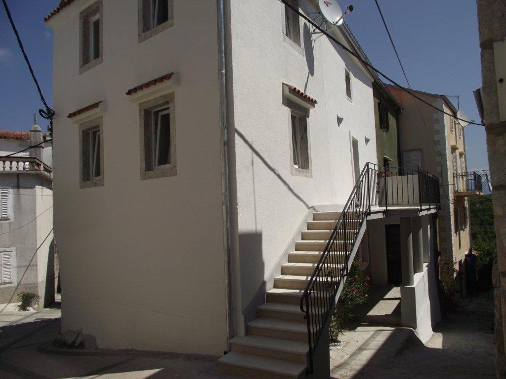 Apartments Dobrinj Bagian luar foto